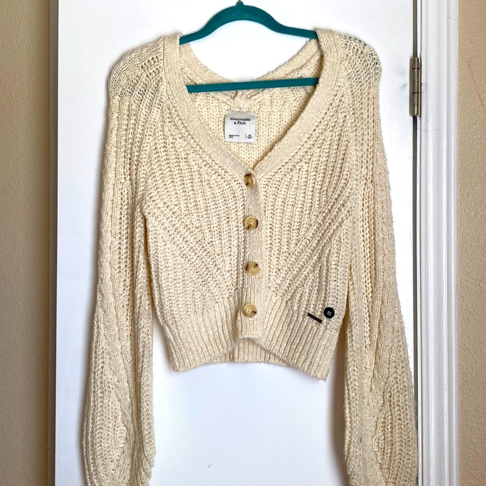 A&F cream colored sweater